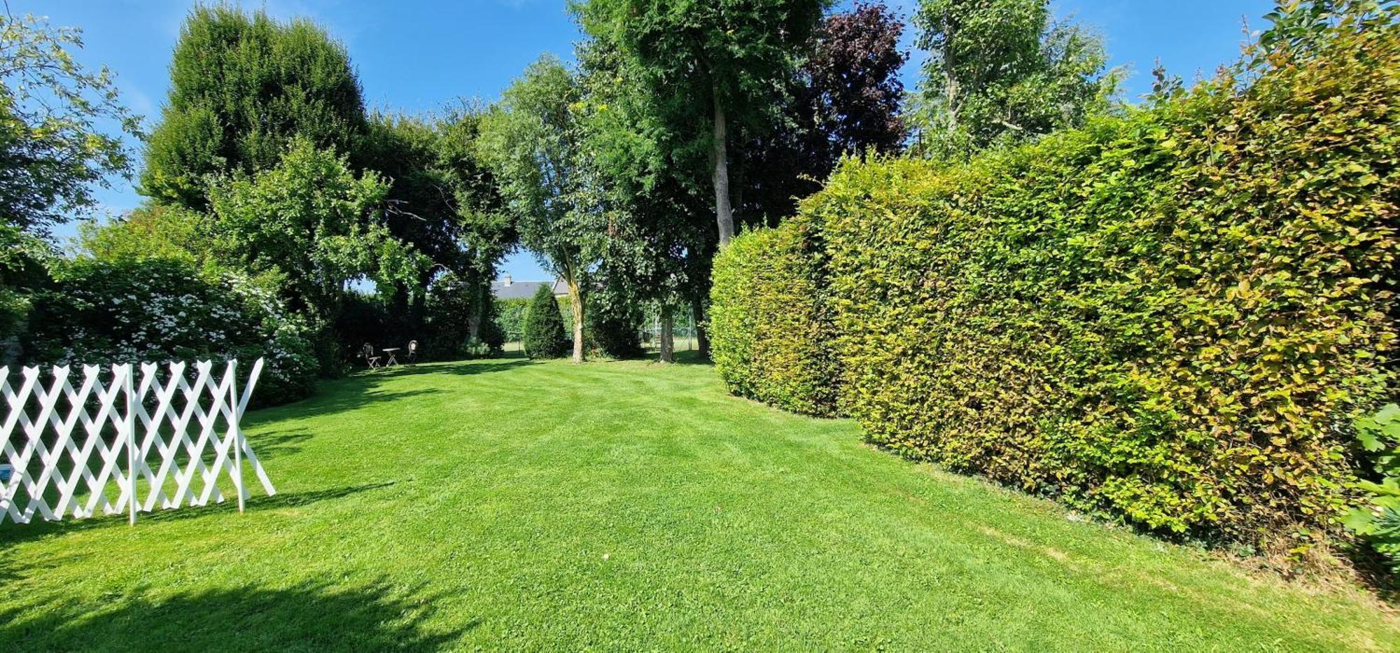 Charmant Logement Dans Un Ecrin De Verdure Le Manoir  Екстериор снимка